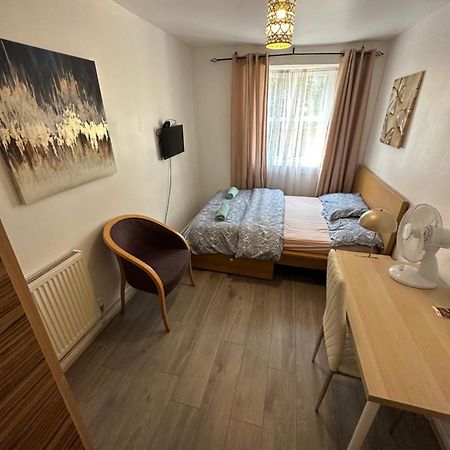 City Apartment 2 London Bagian luar foto
